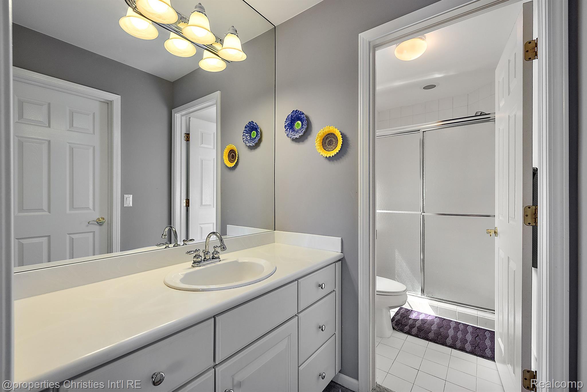 6811 BLAKEWOOD