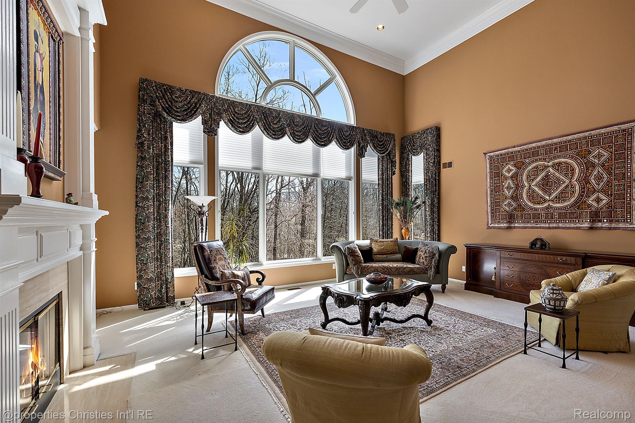 6811 BLAKEWOOD