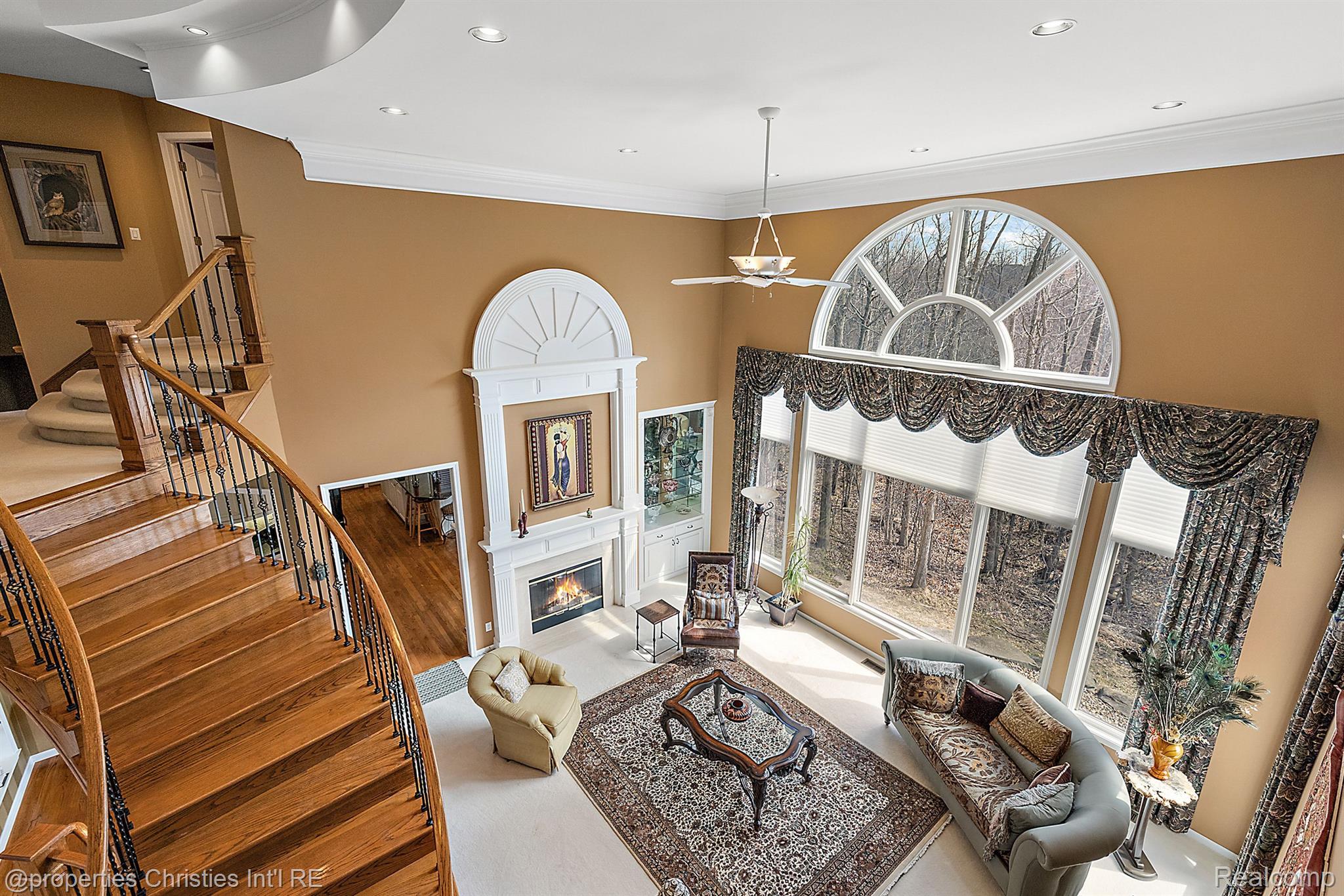 6811 BLAKEWOOD