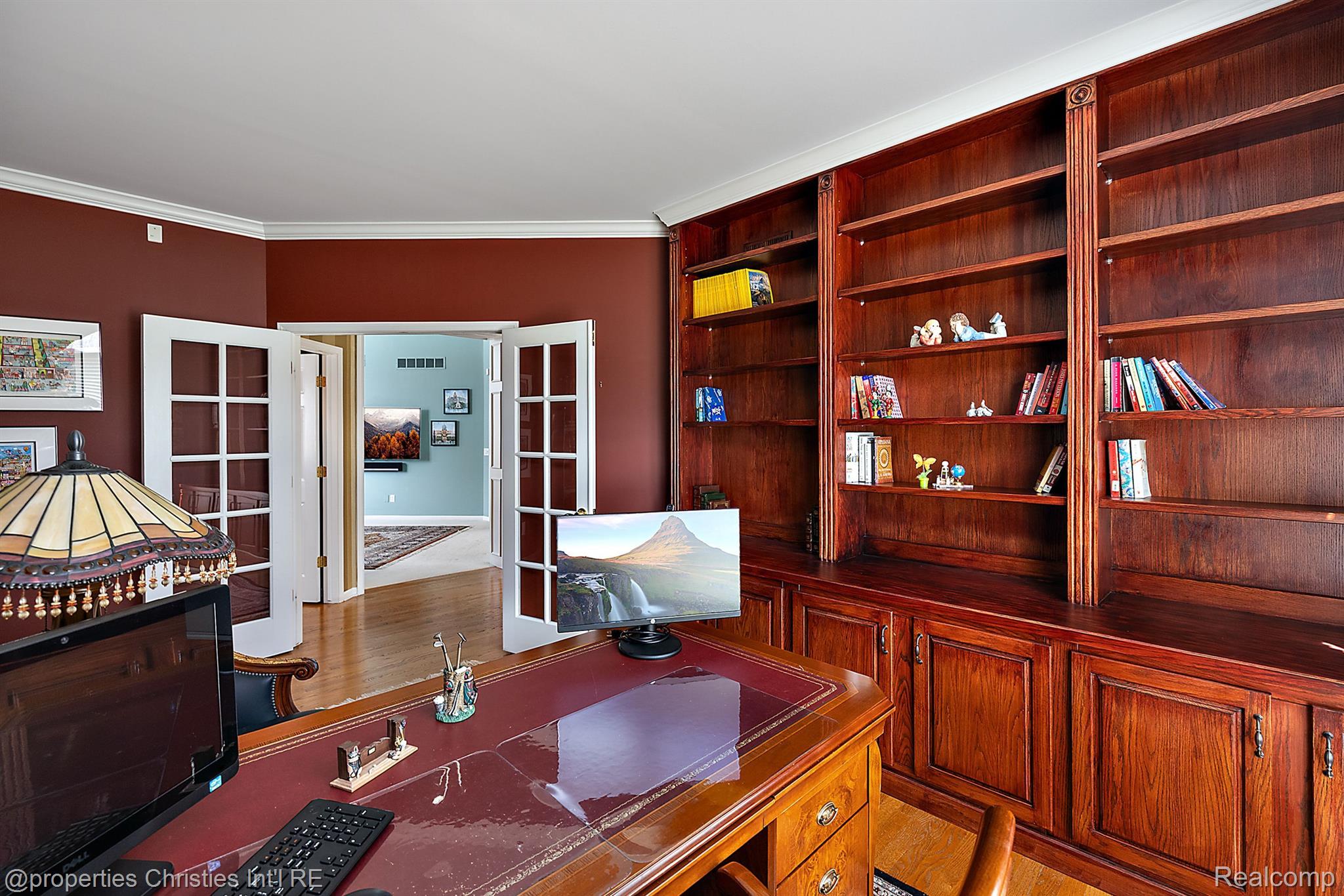 6811 BLAKEWOOD
