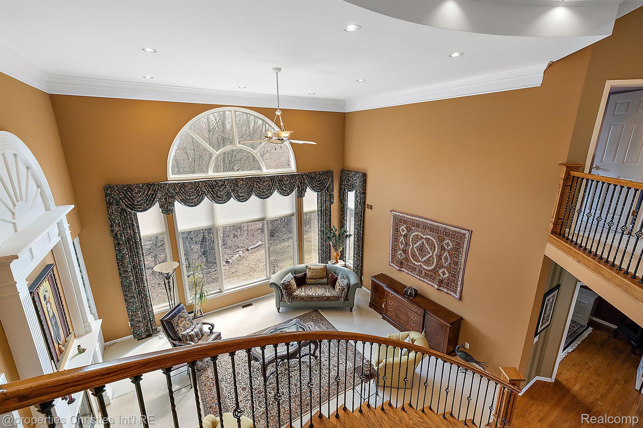 6811 BLAKEWOOD