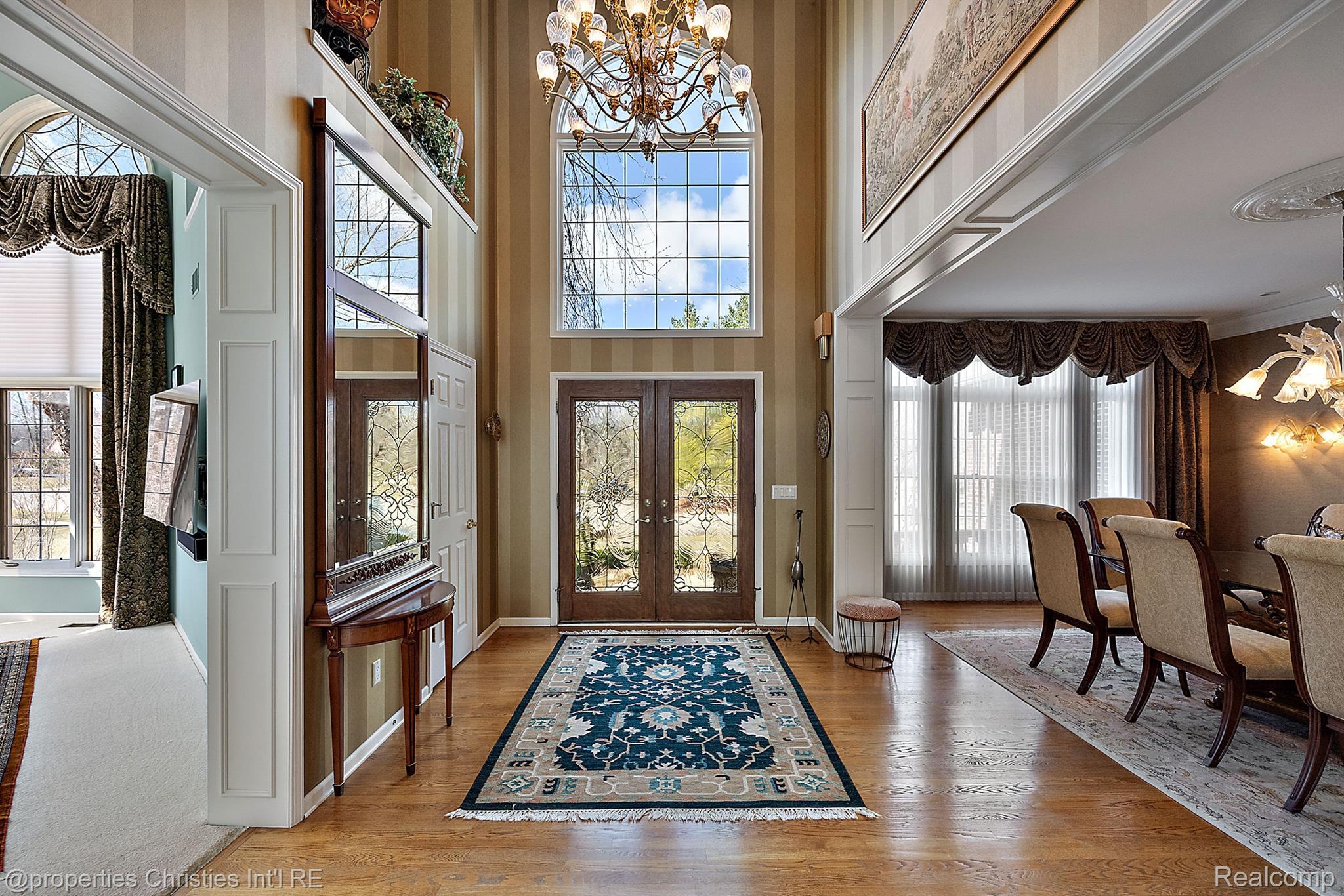 6811 BLAKEWOOD