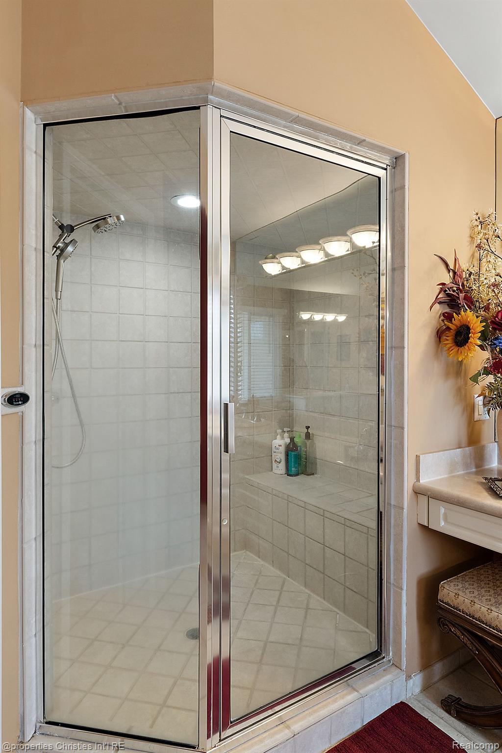 6811 BLAKEWOOD
