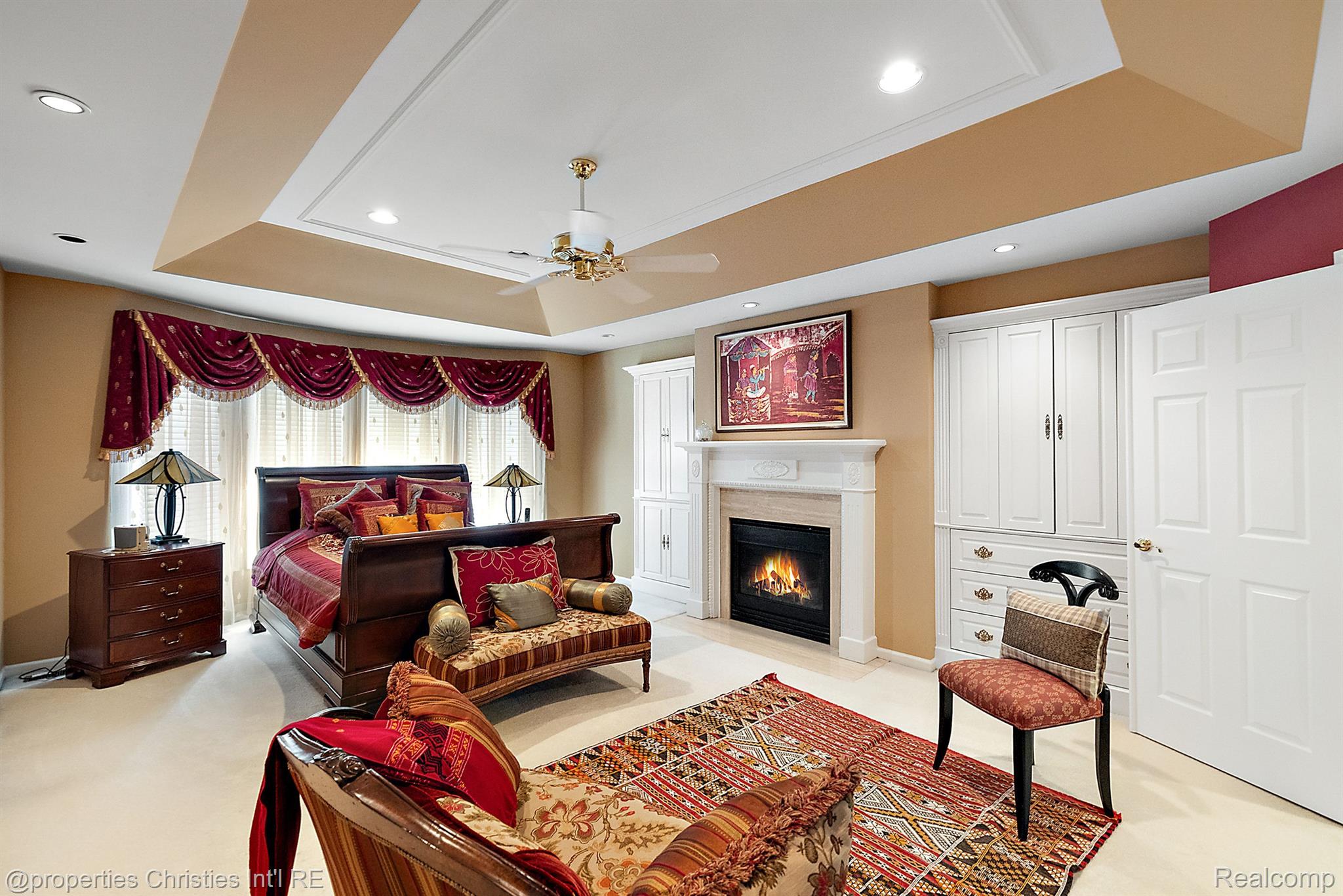 6811 BLAKEWOOD
