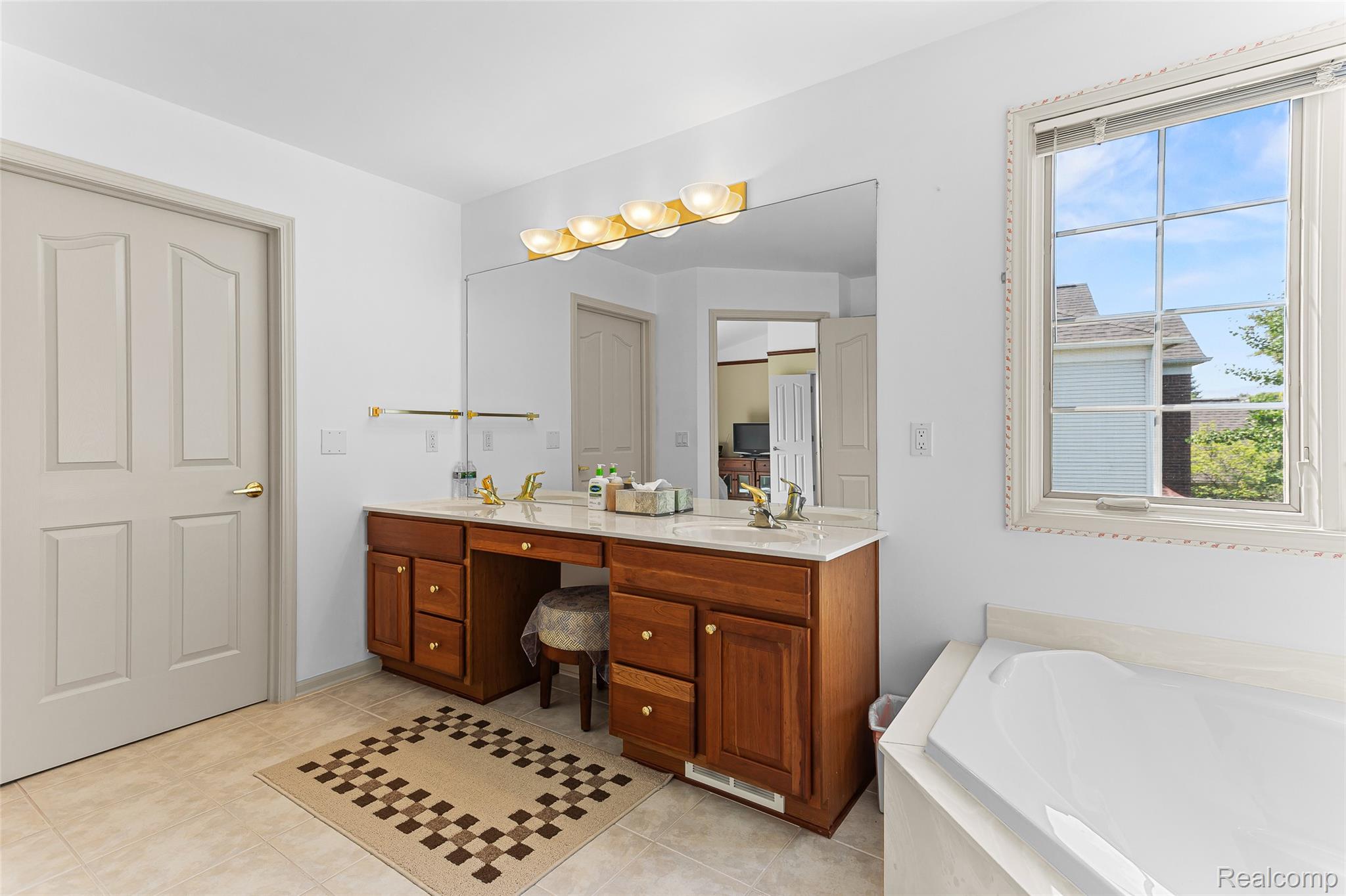 5093 Creekmonte Drive