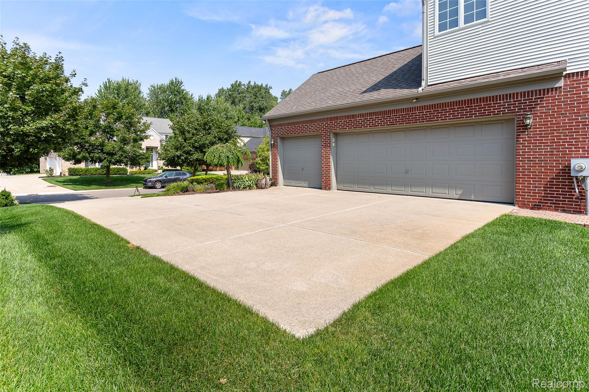 5093 Creekmonte Drive