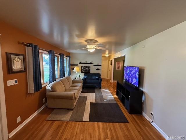 48212 Cardinal Drive