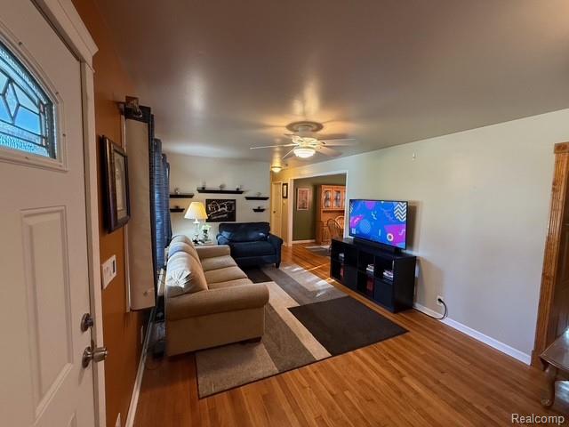 48212 Cardinal Drive
