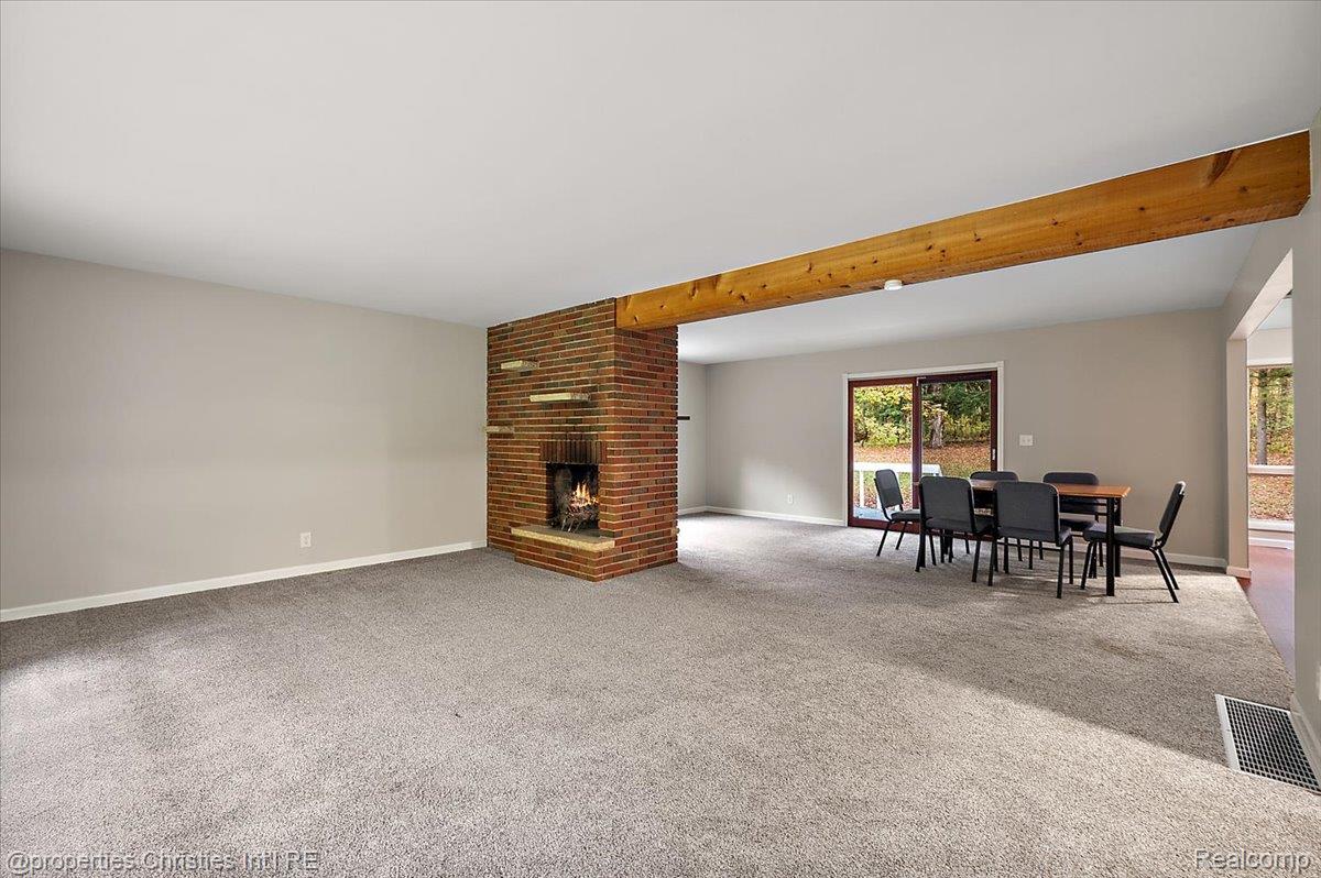4121 Country Road
