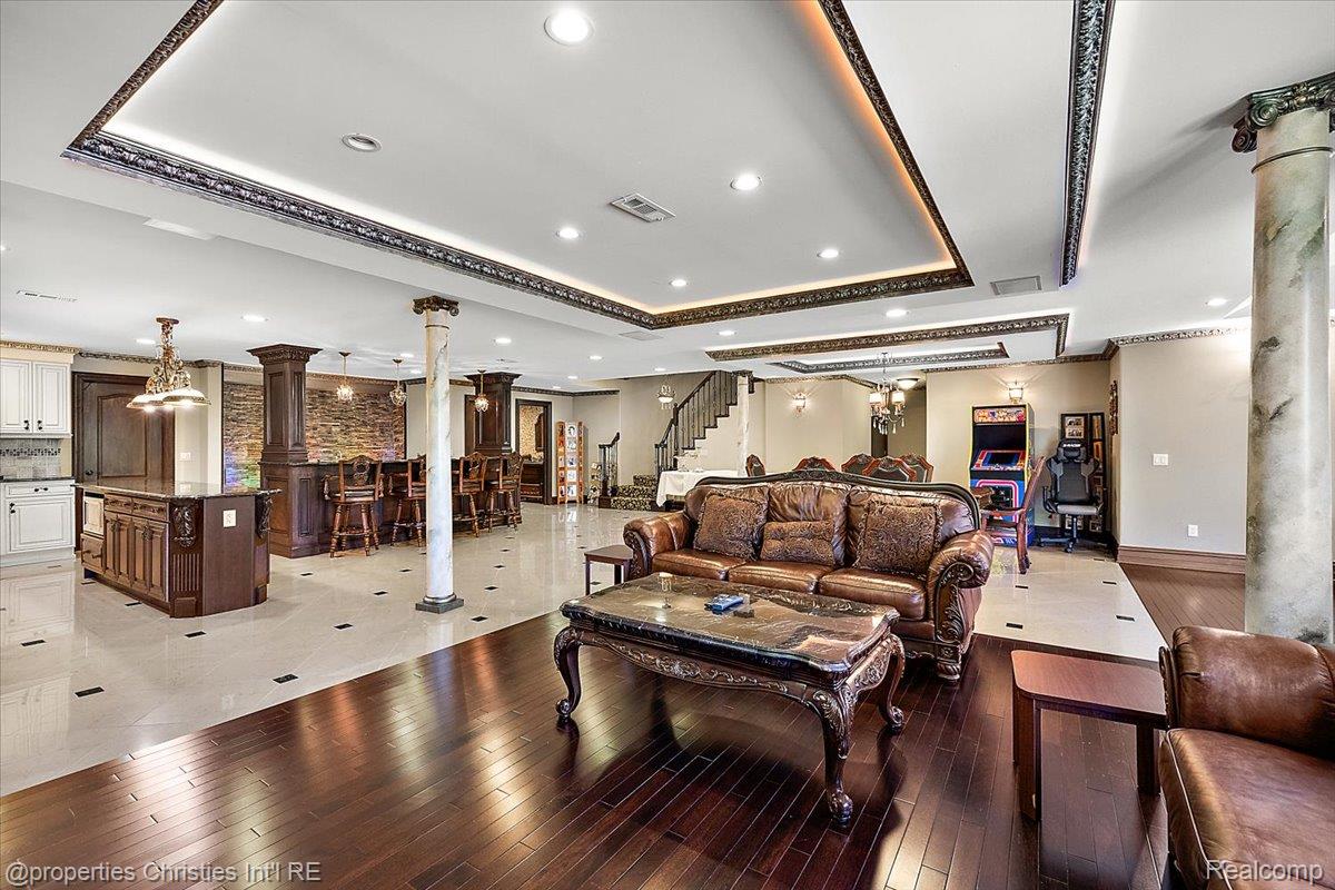 7220 Essex Drive