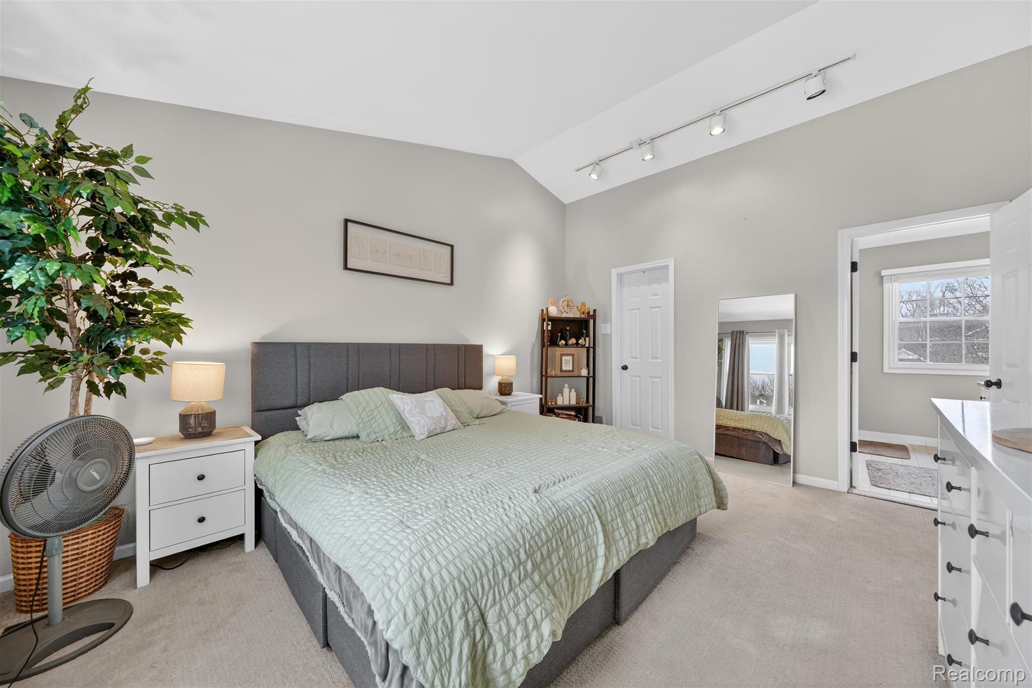801 Linden Way
