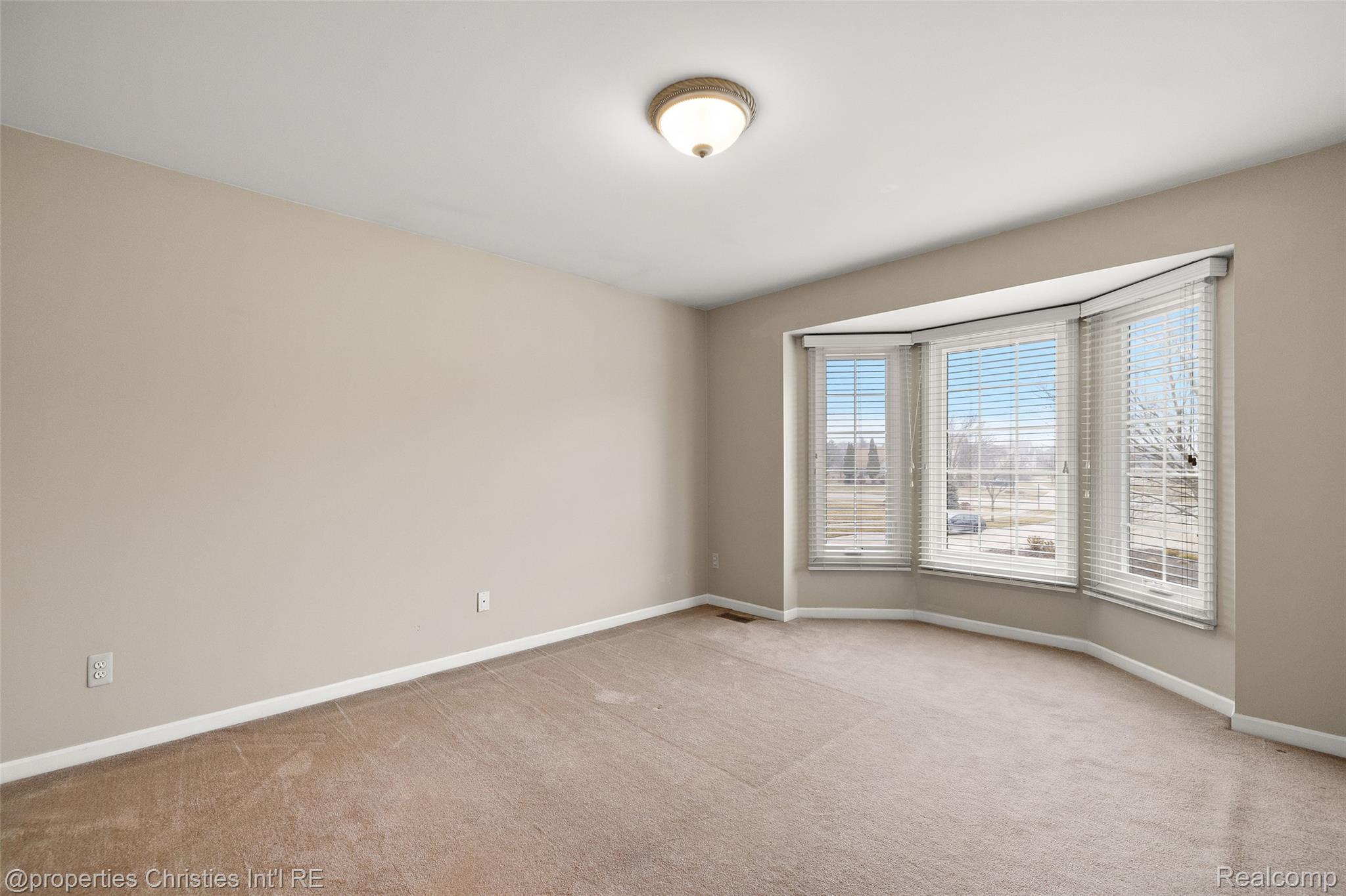 43159 La Bouquet Court