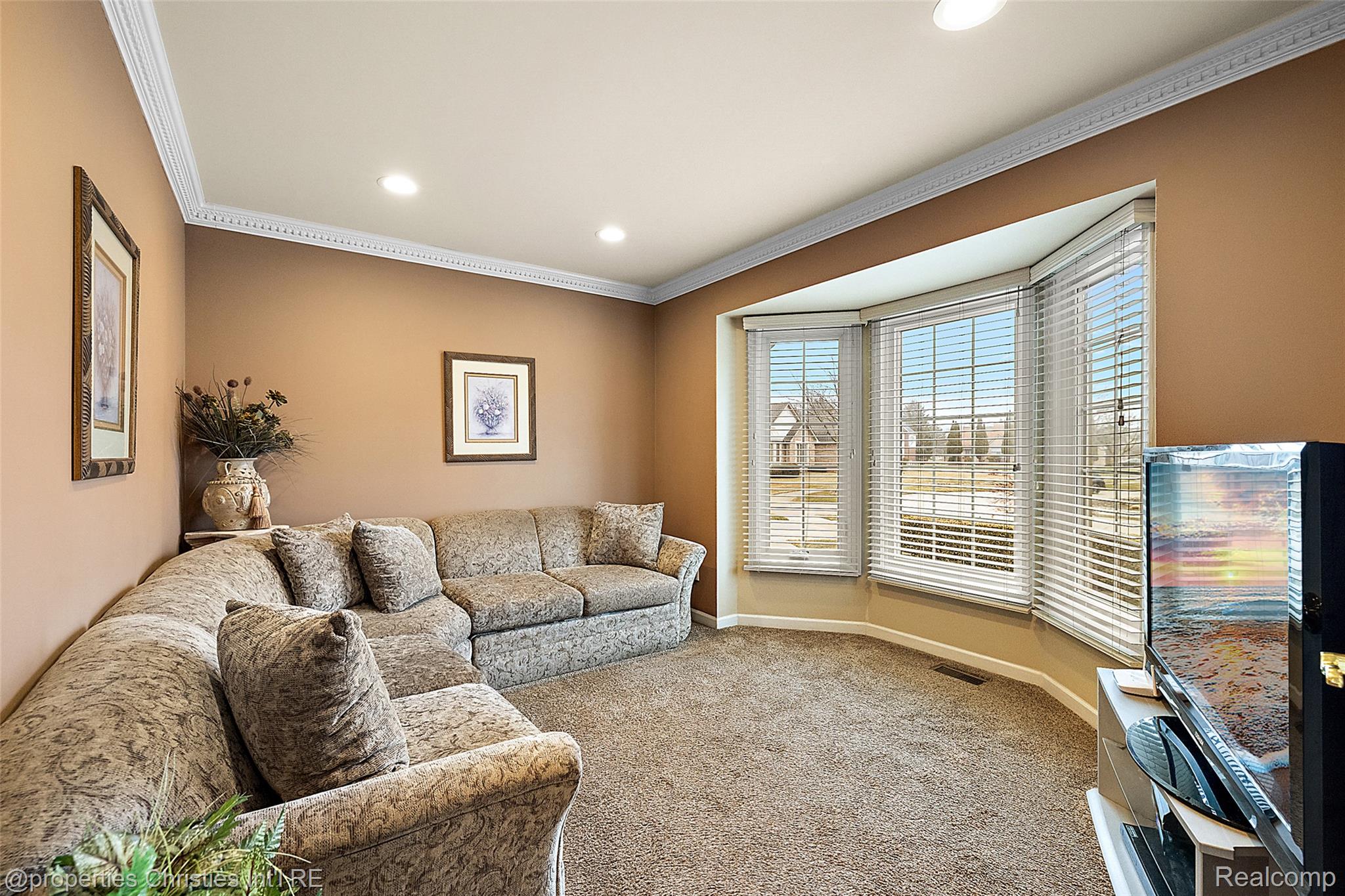 43159 La Bouquet Court