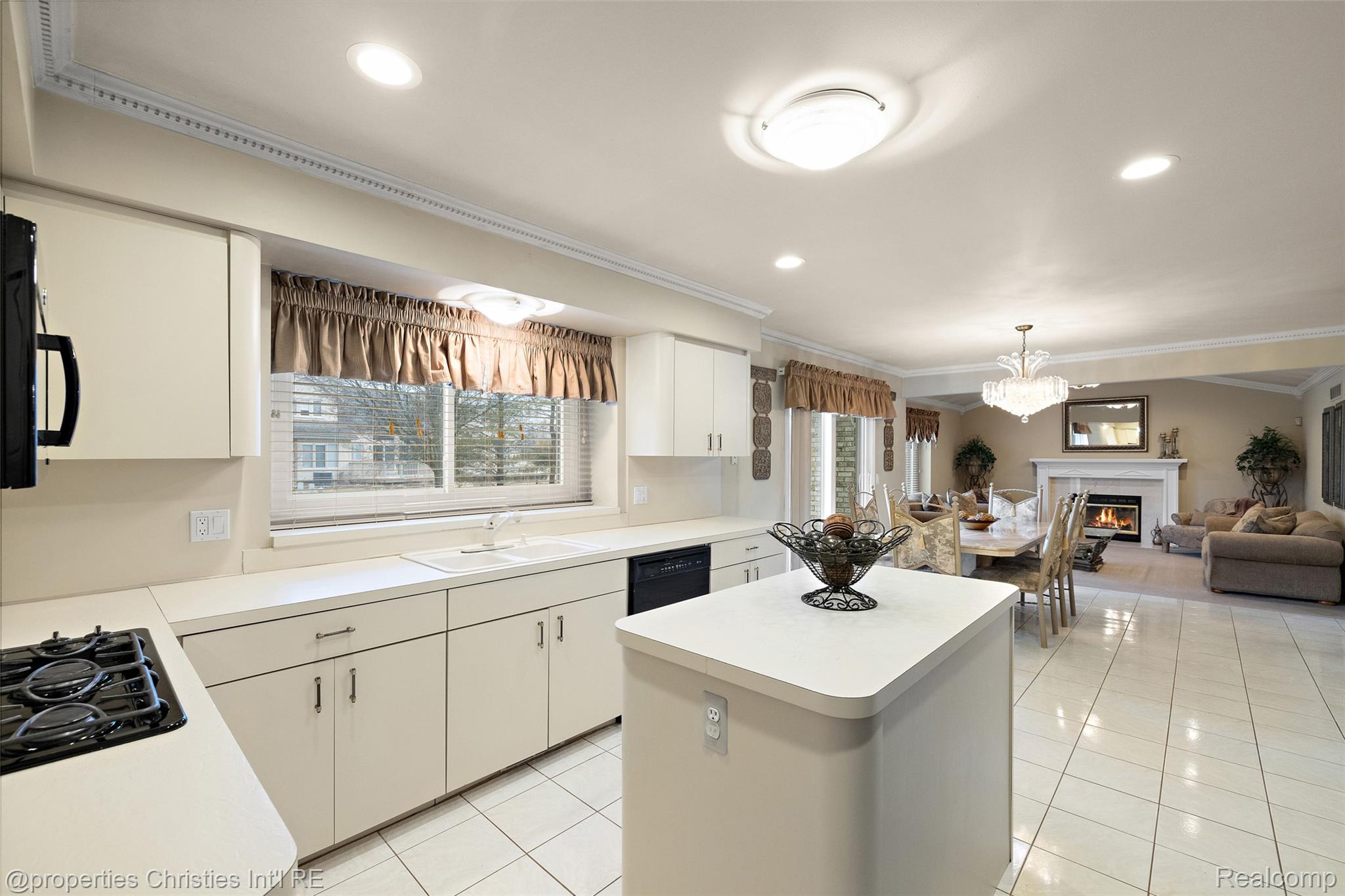 43159 La Bouquet Court