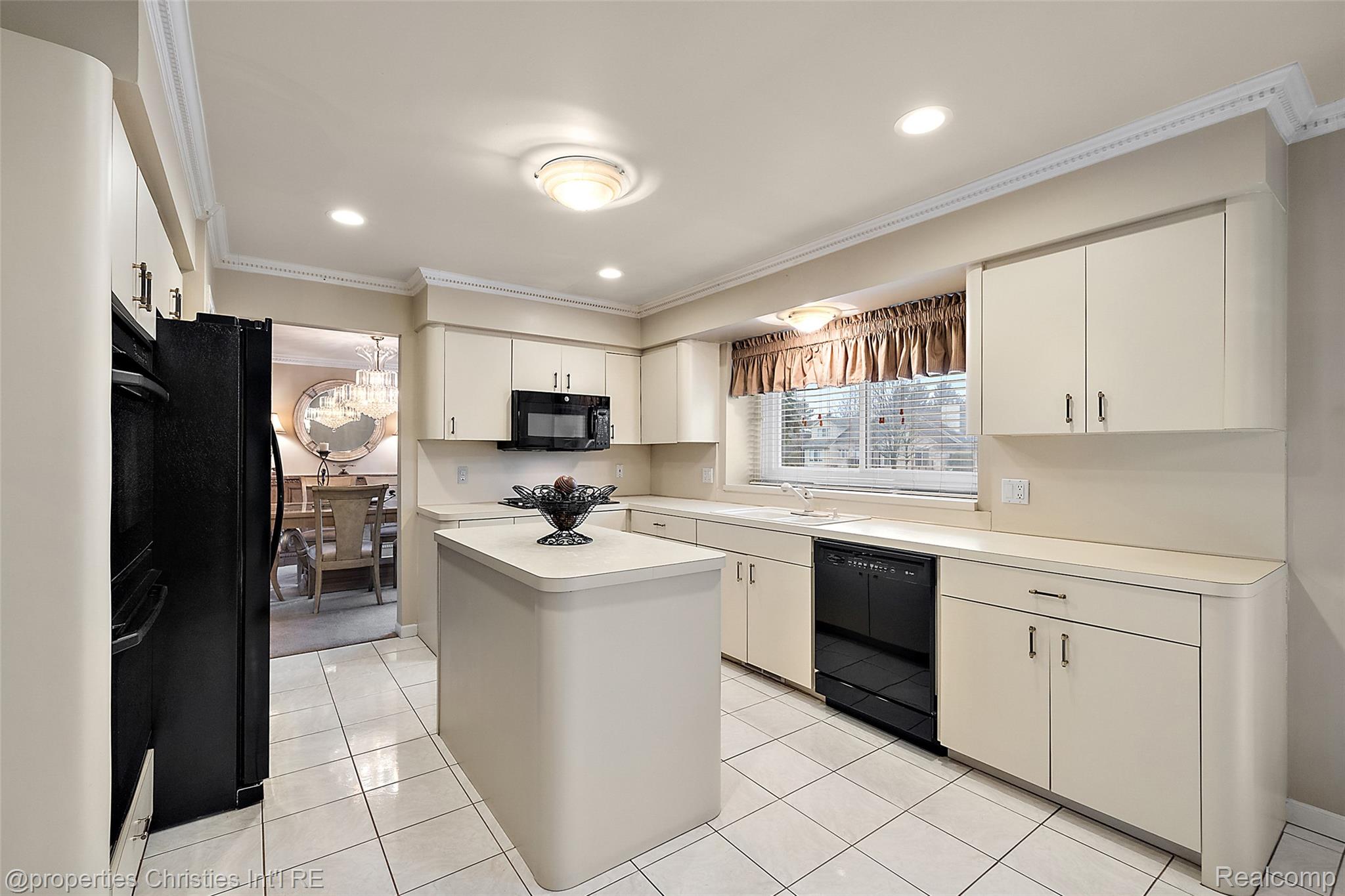 43159 La Bouquet Court