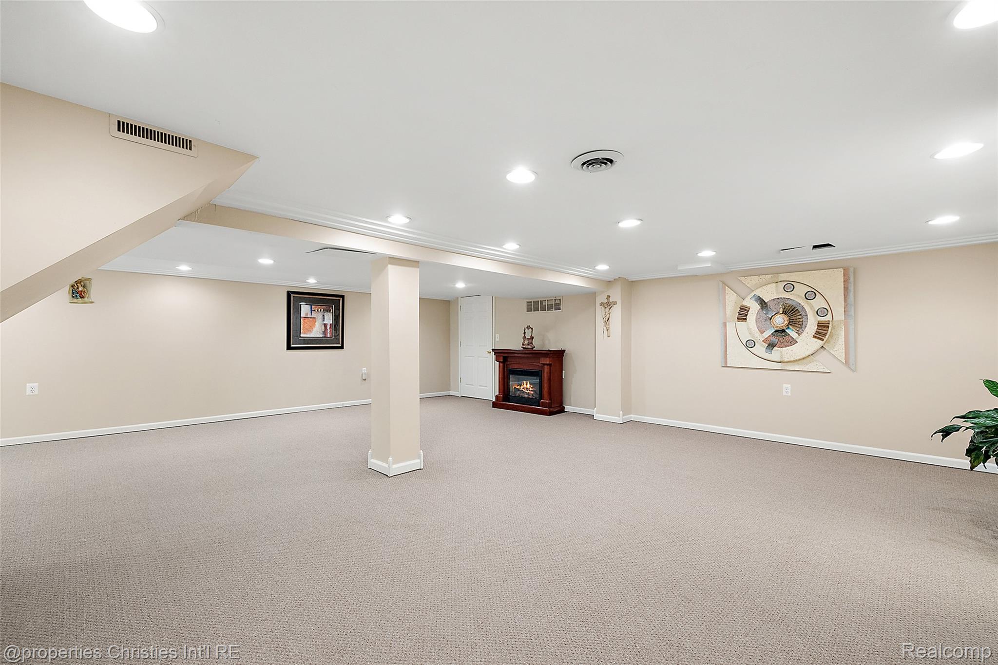 43159 La Bouquet Court