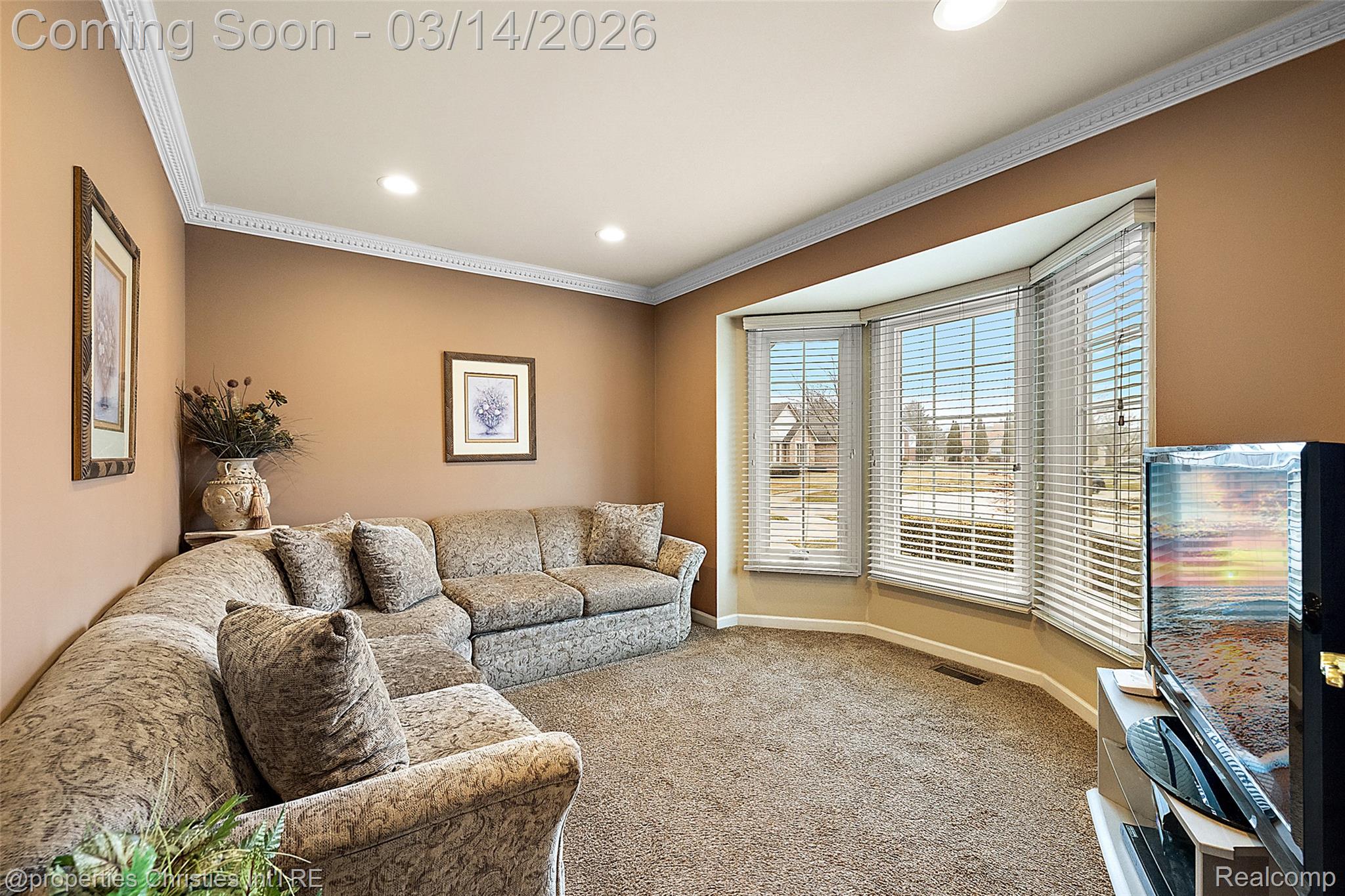 43159 La Bouquet Court