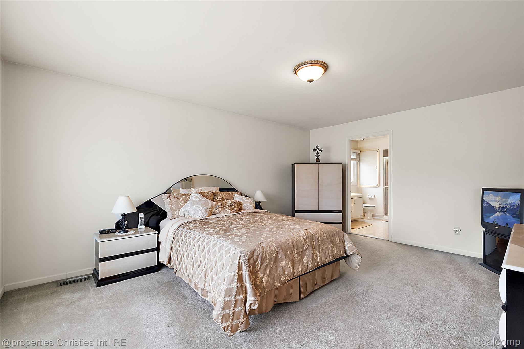 43159 La Bouquet Court