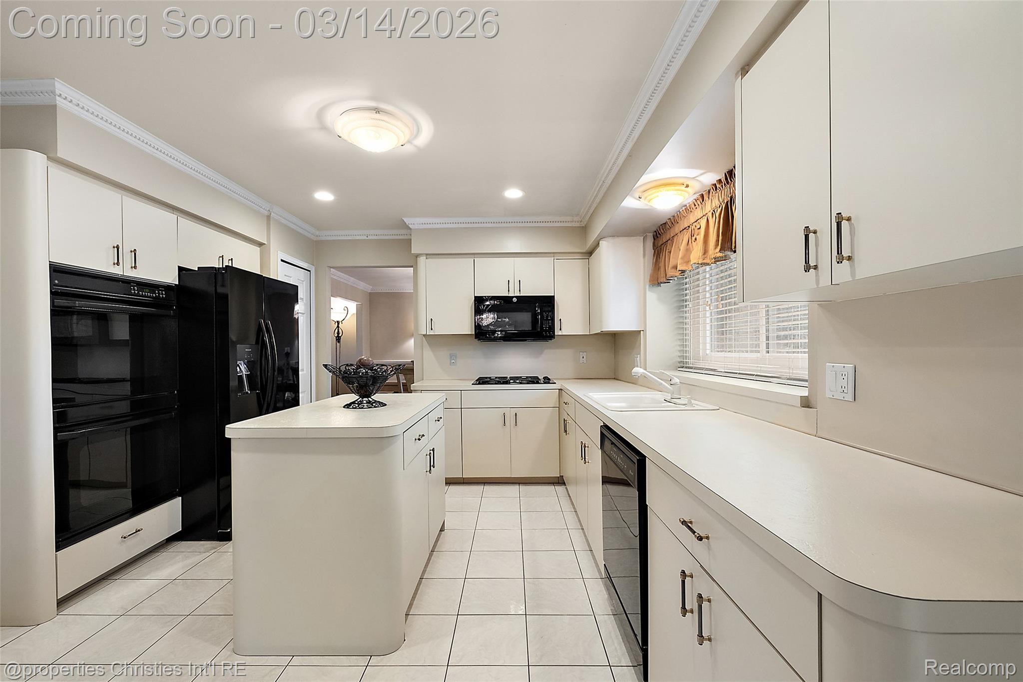 43159 La Bouquet Court