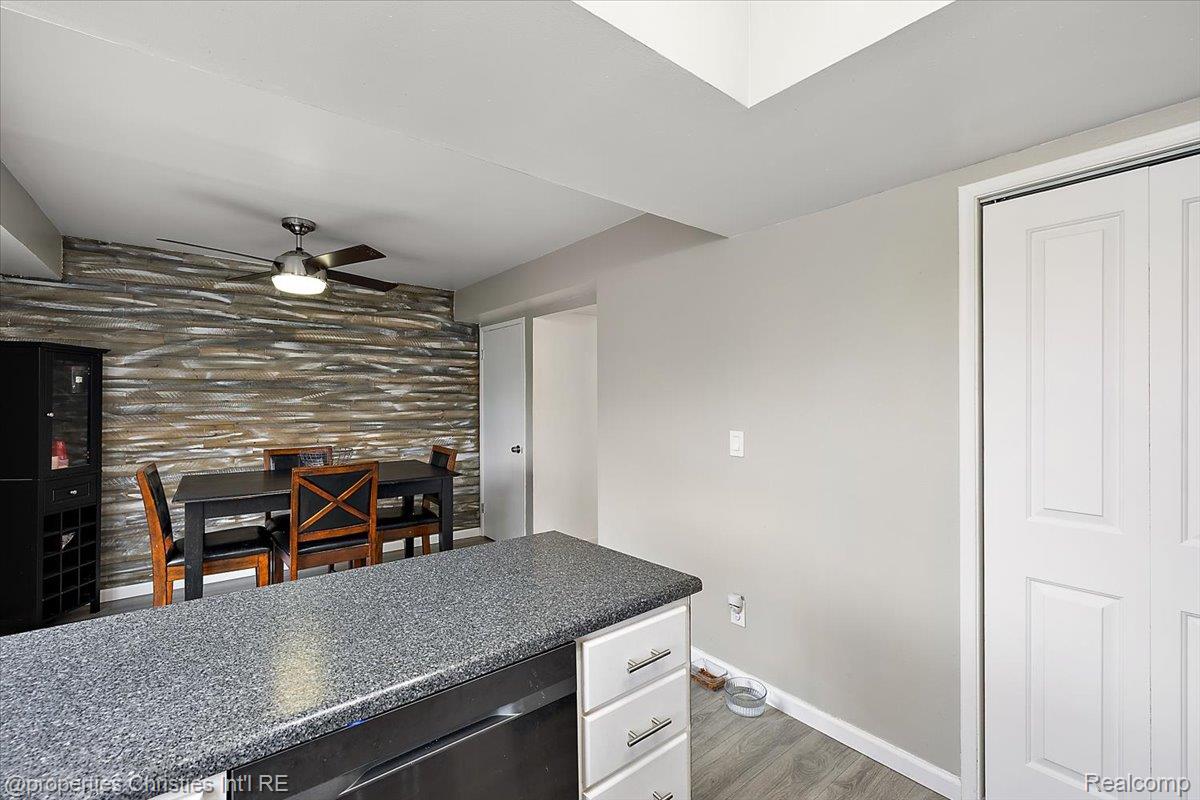 37589 Charter Oaks Blvd