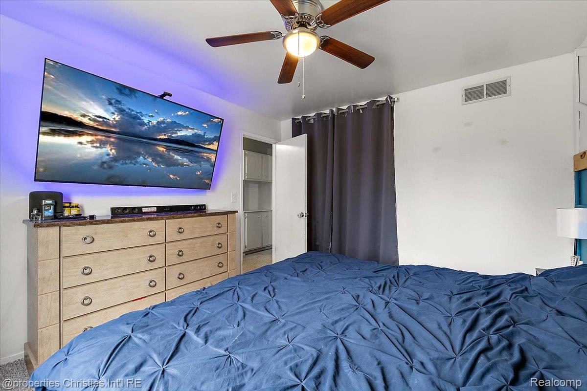 37589 Charter Oaks Blvd