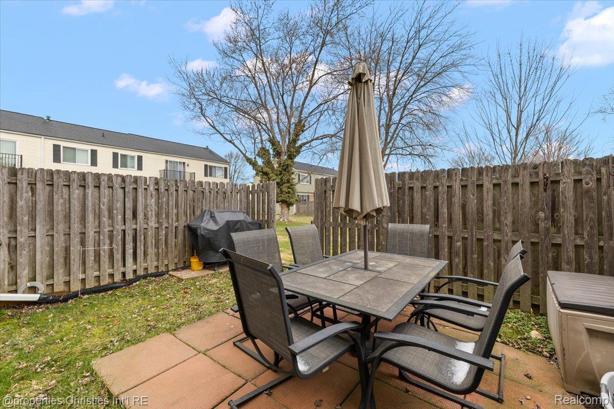 37589 Charter Oaks Blvd