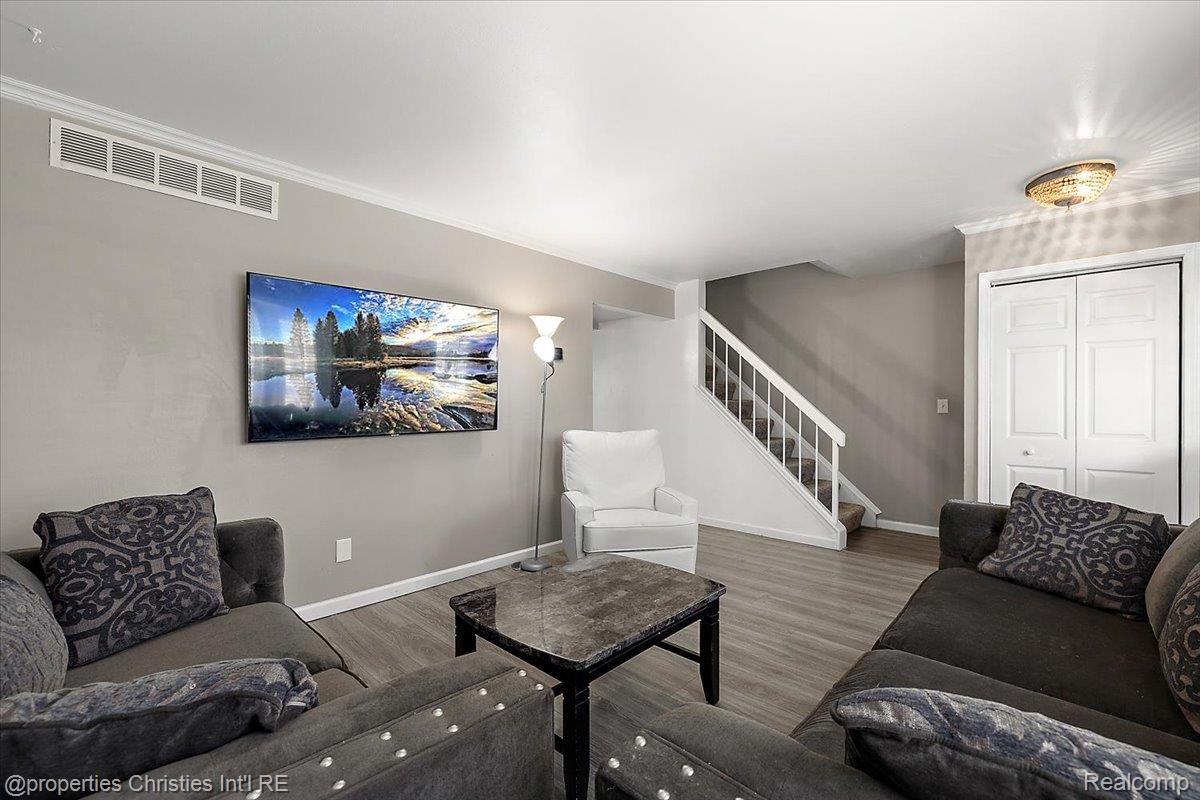 37589 Charter Oaks Blvd