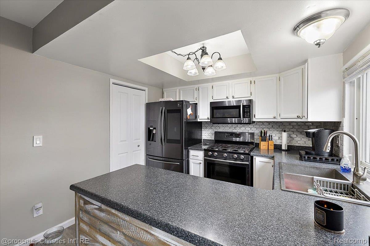 37589 Charter Oaks Blvd