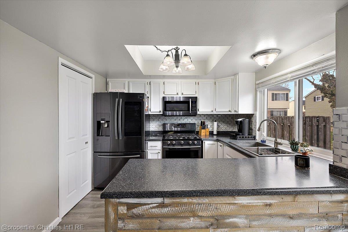 37589 Charter Oaks Blvd