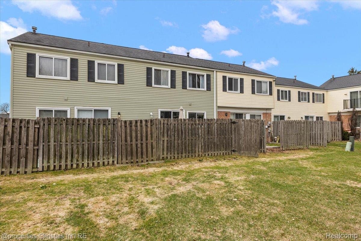 37589 Charter Oaks Blvd