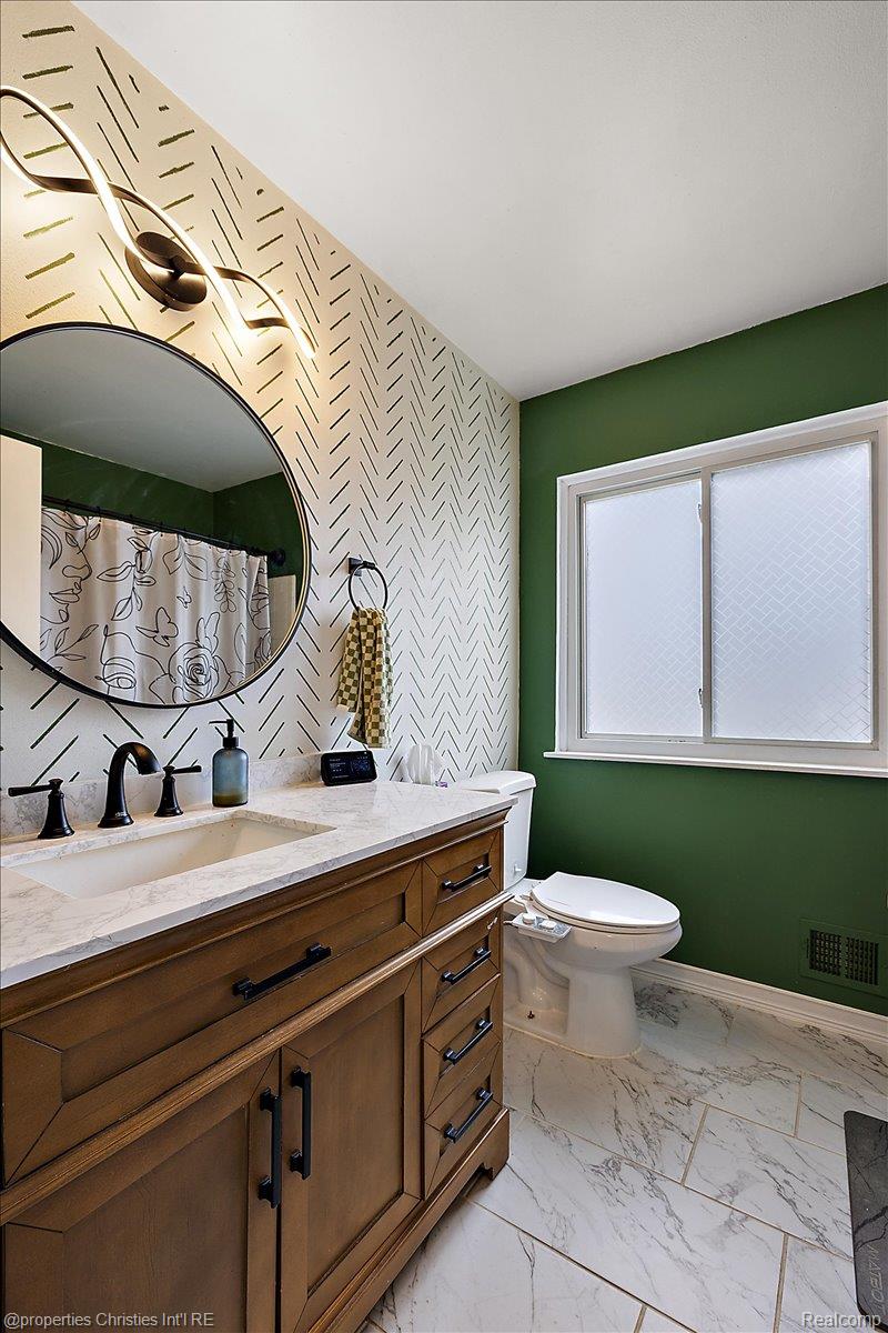 37589 Charter Oaks Blvd