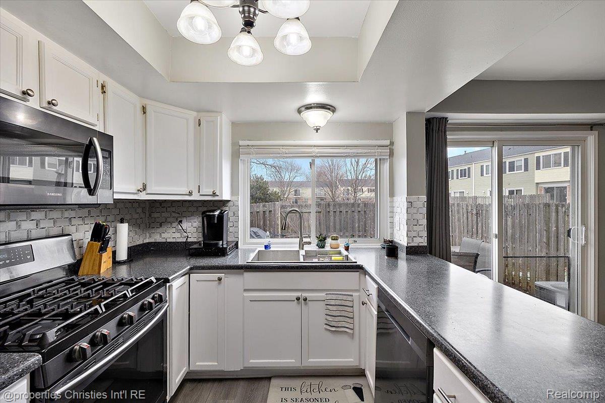 37589 Charter Oaks Blvd