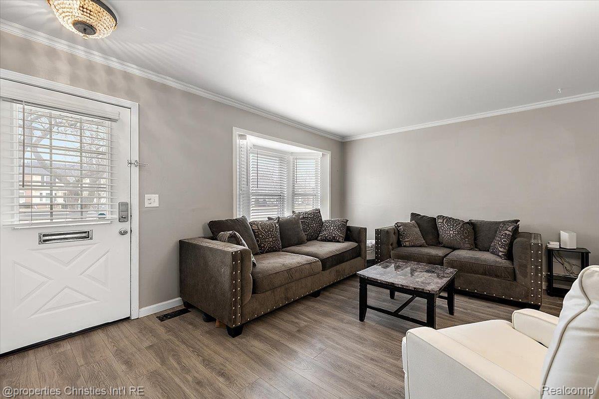 37589 Charter Oaks Blvd