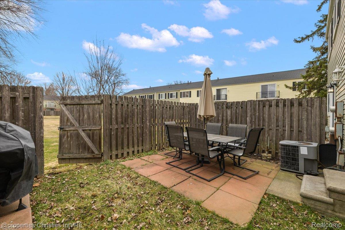 37589 Charter Oaks Blvd