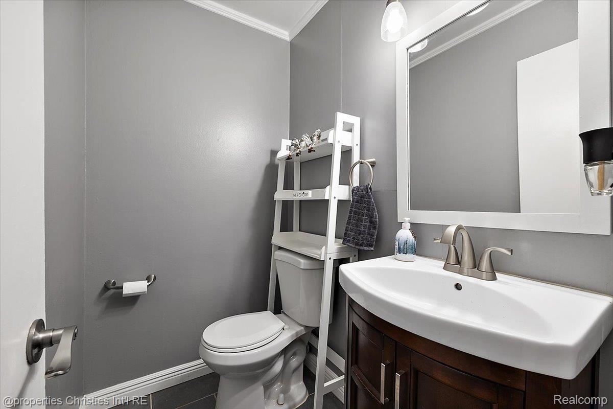 37589 Charter Oaks Blvd