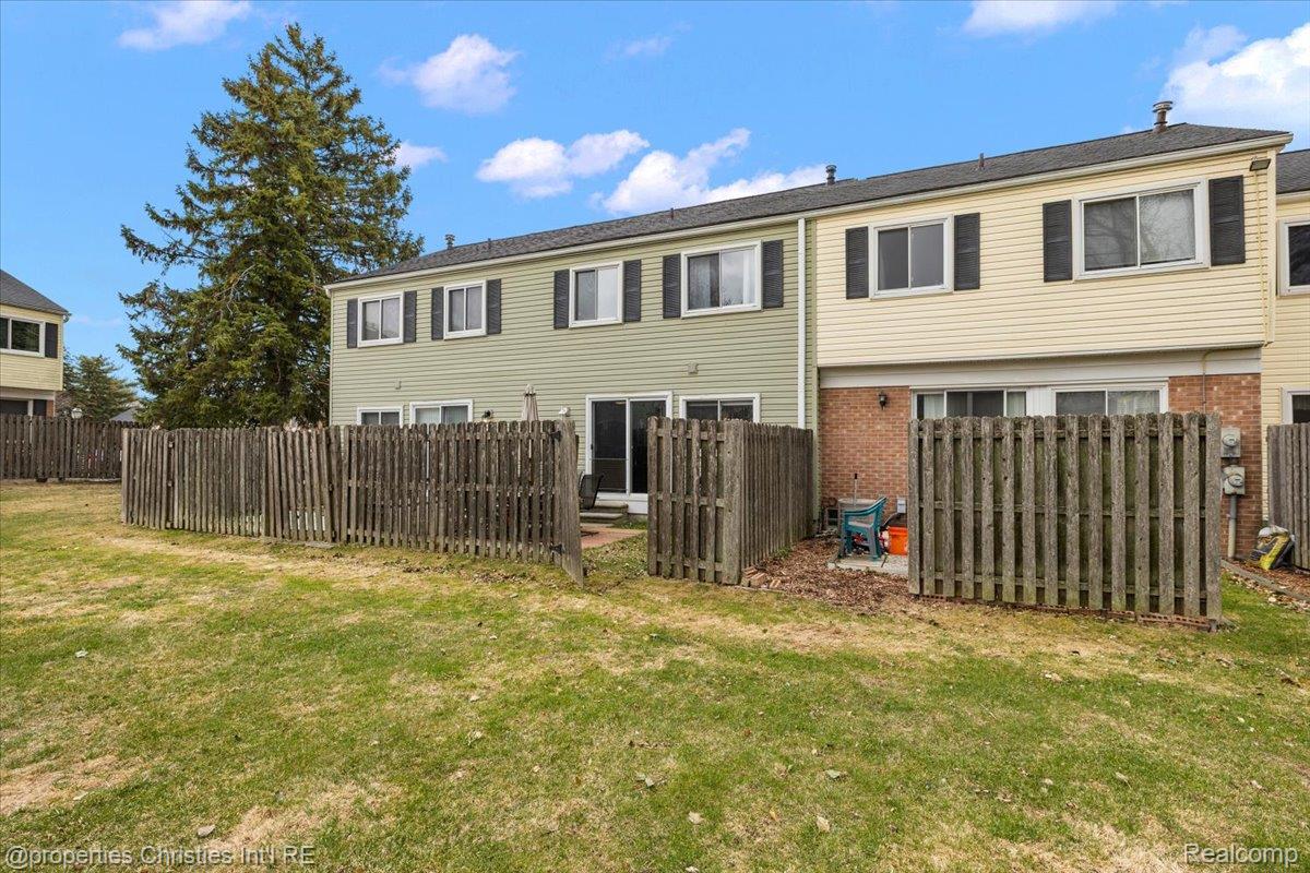 37589 Charter Oaks Blvd