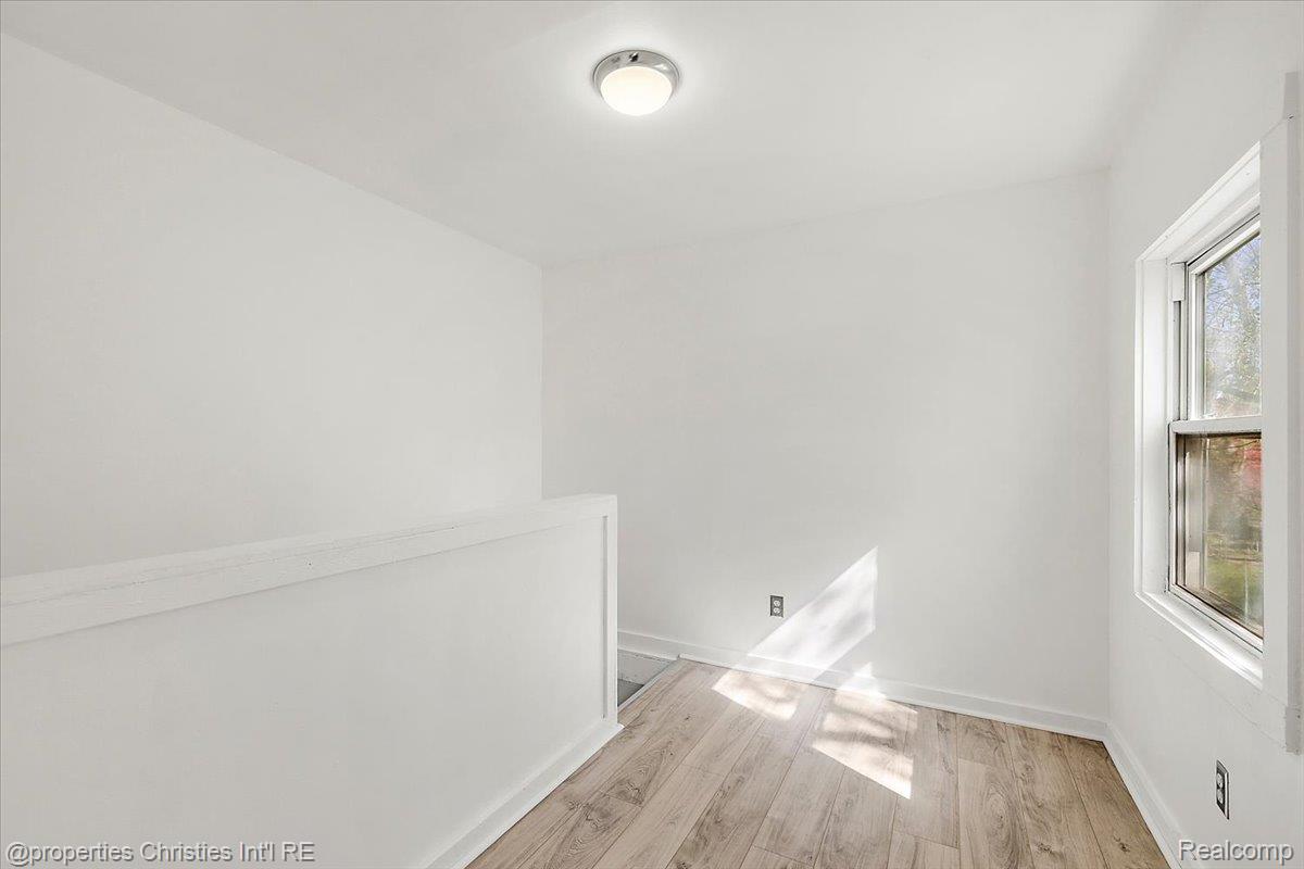 228 W Columbia Avenue