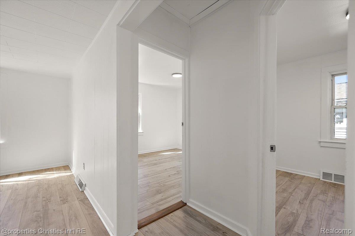 228 W Columbia Avenue