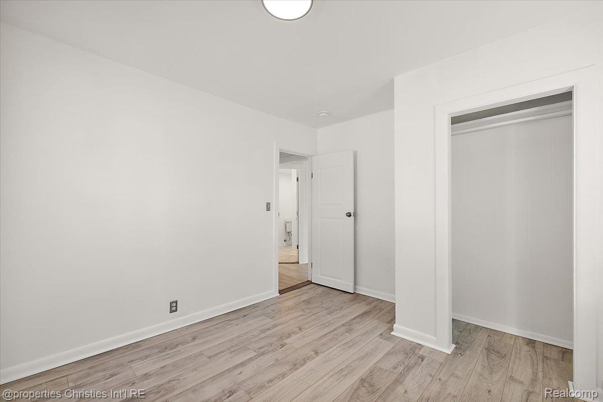 228 W Columbia Avenue