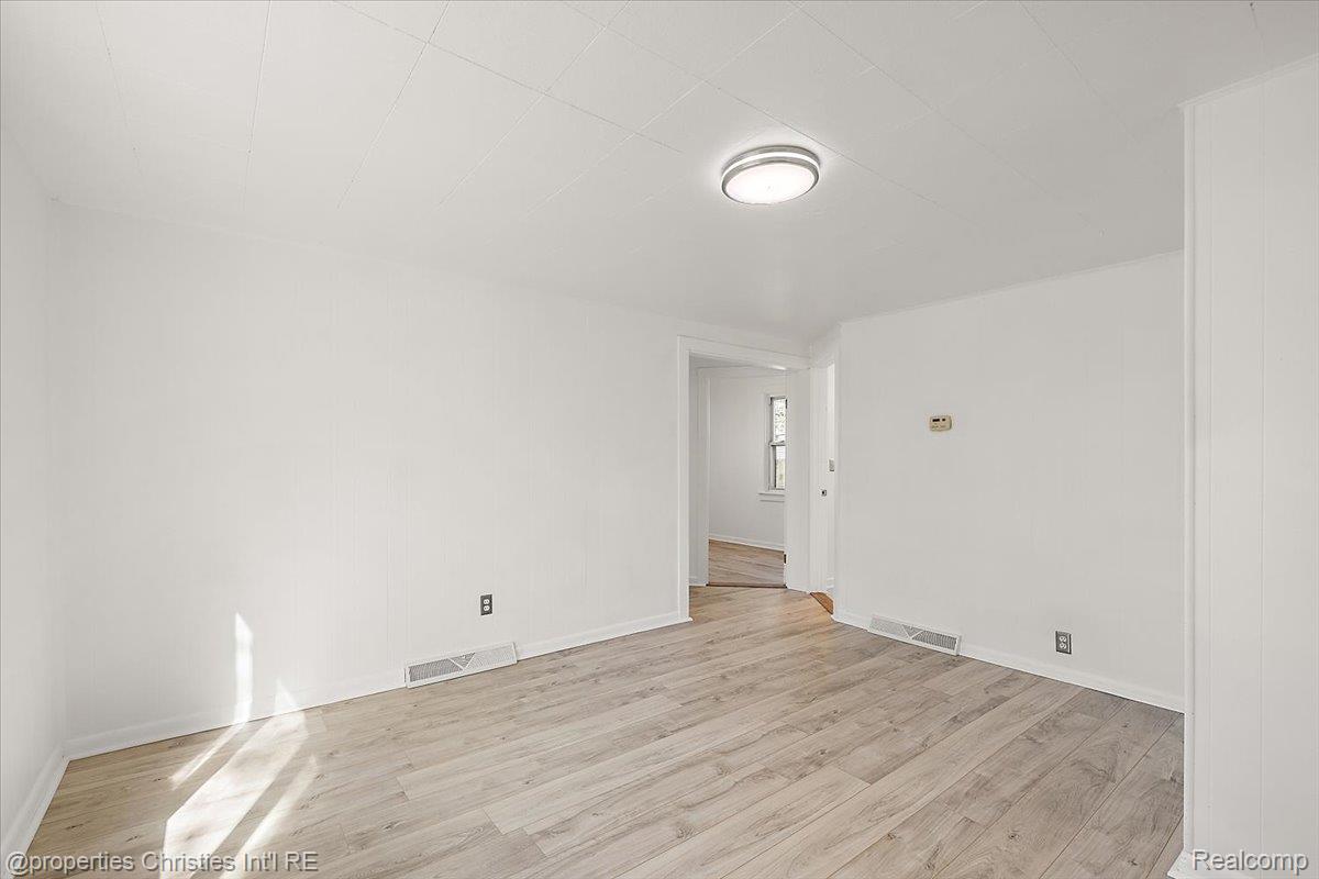 228 W Columbia Avenue