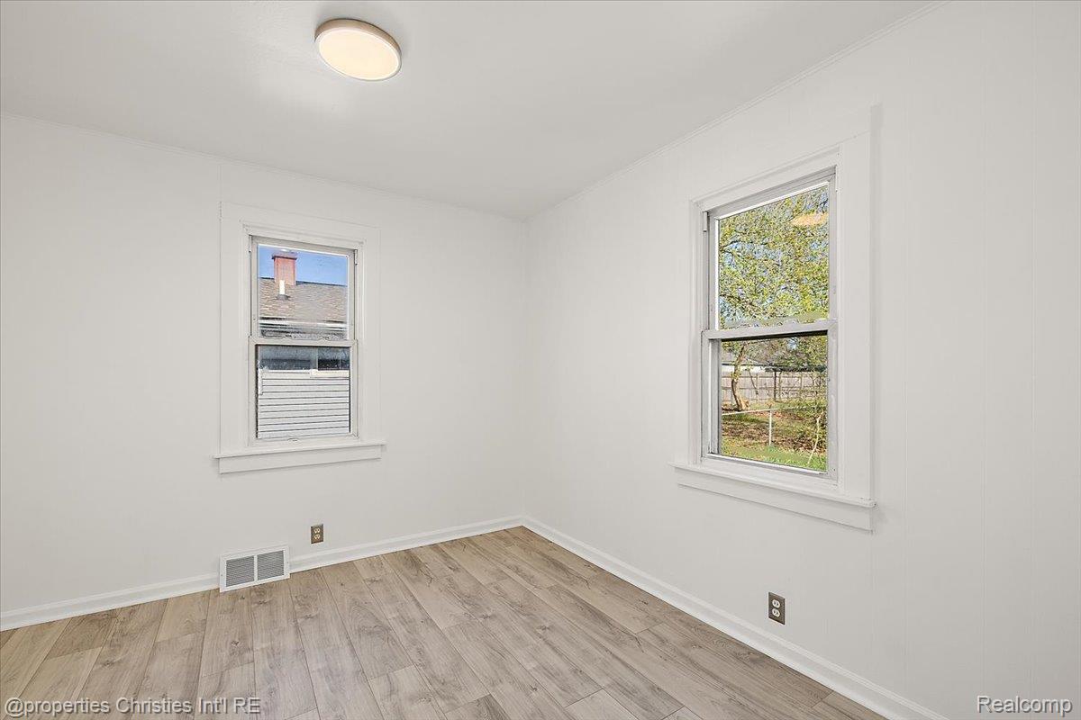 228 W Columbia Avenue