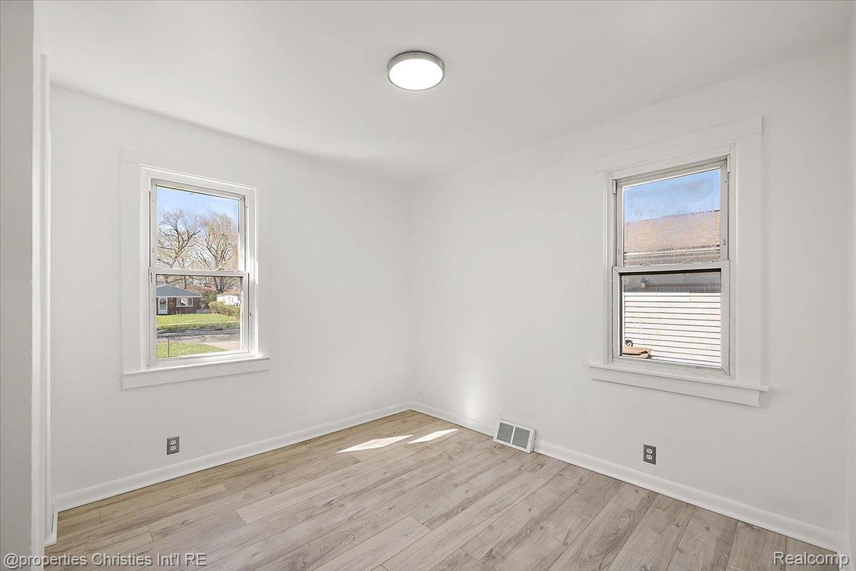 228 W Columbia Avenue