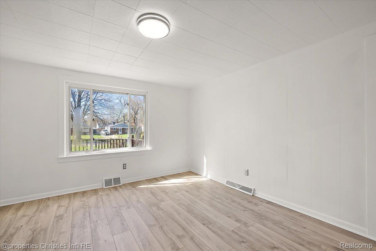 228 W Columbia Avenue