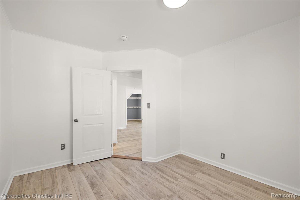 228 W Columbia Avenue