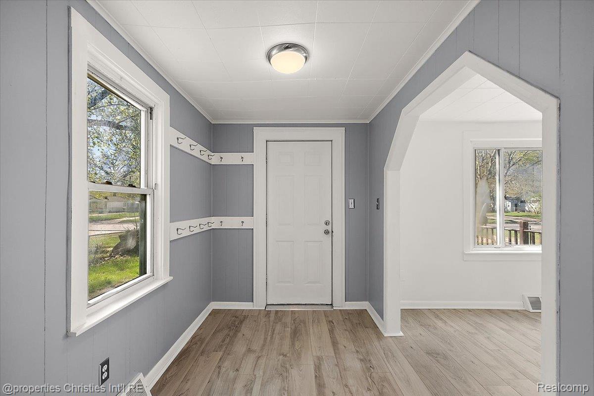 228 W Columbia Avenue