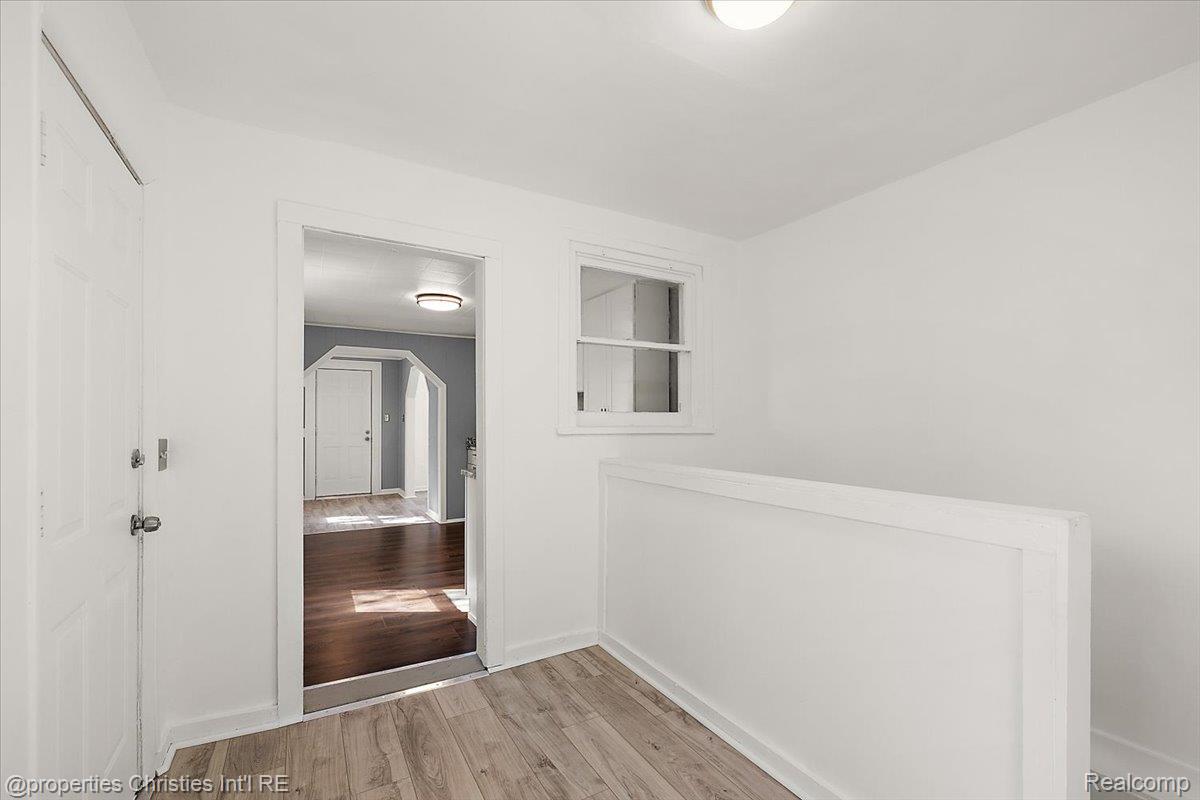 228 W Columbia Avenue