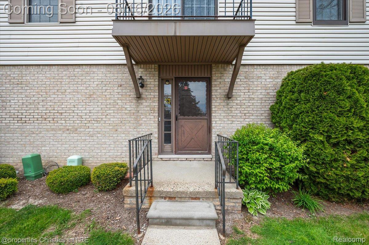 35164 N Bay Circle
