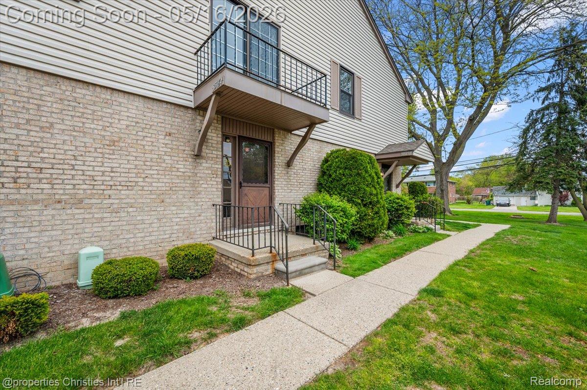 35164 N Bay Circle
