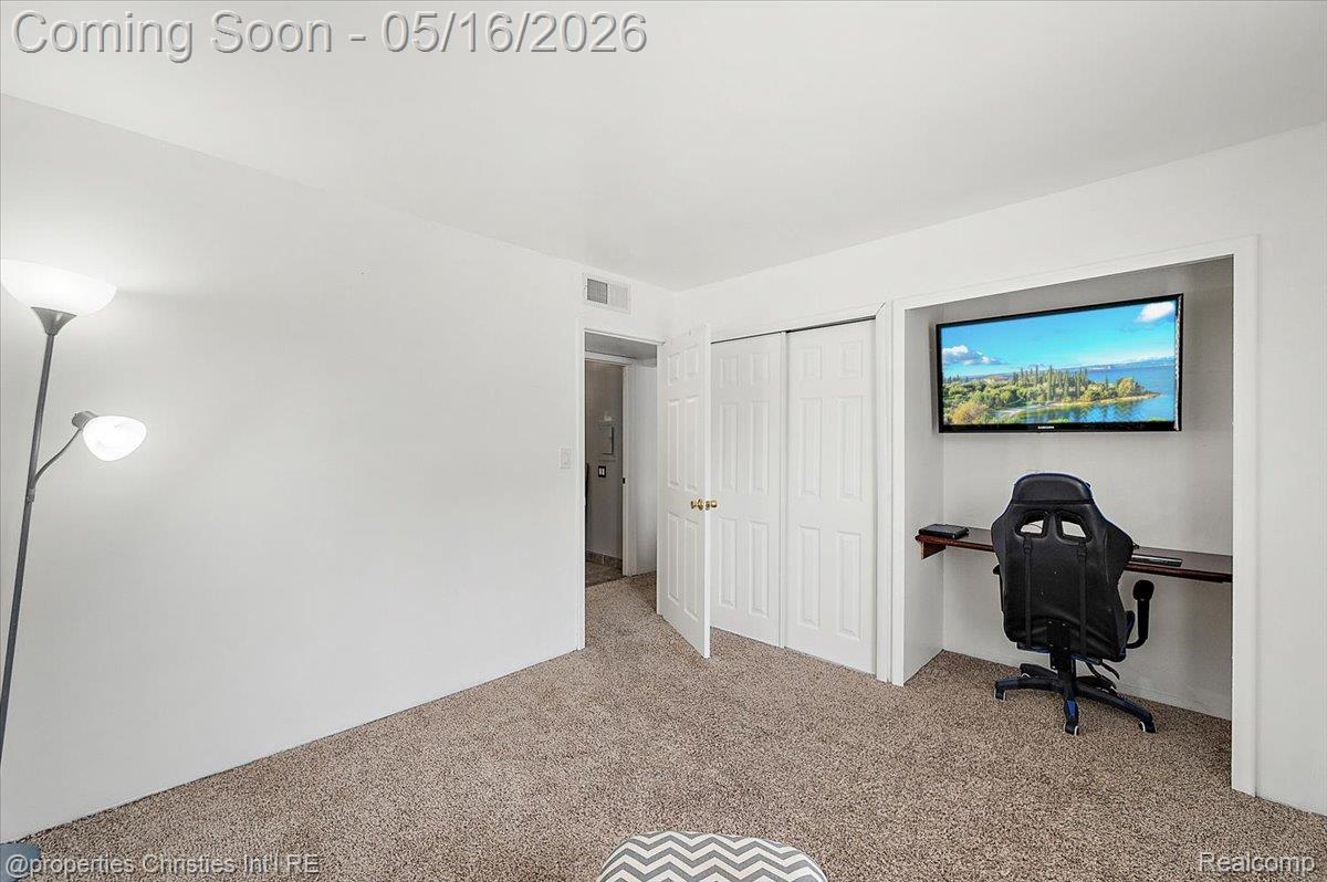 35164 N Bay Circle