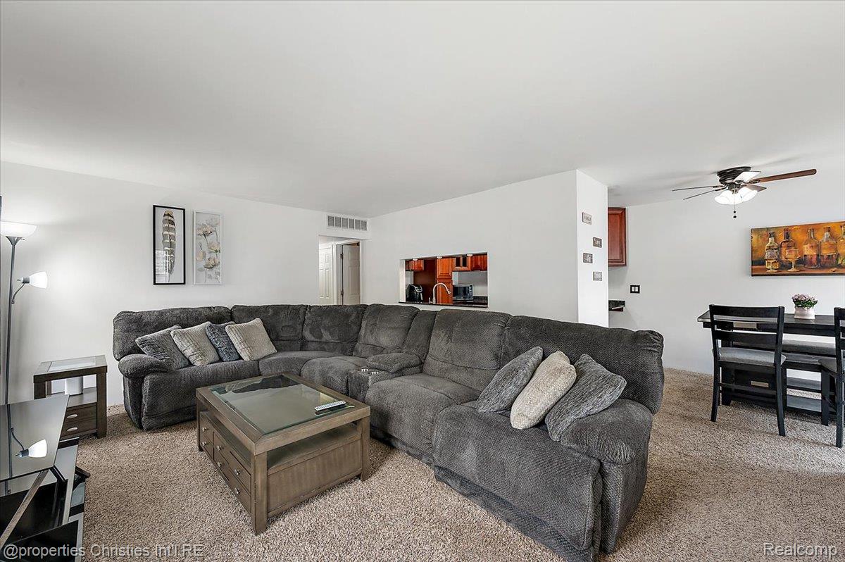 35164 N Bay Circle